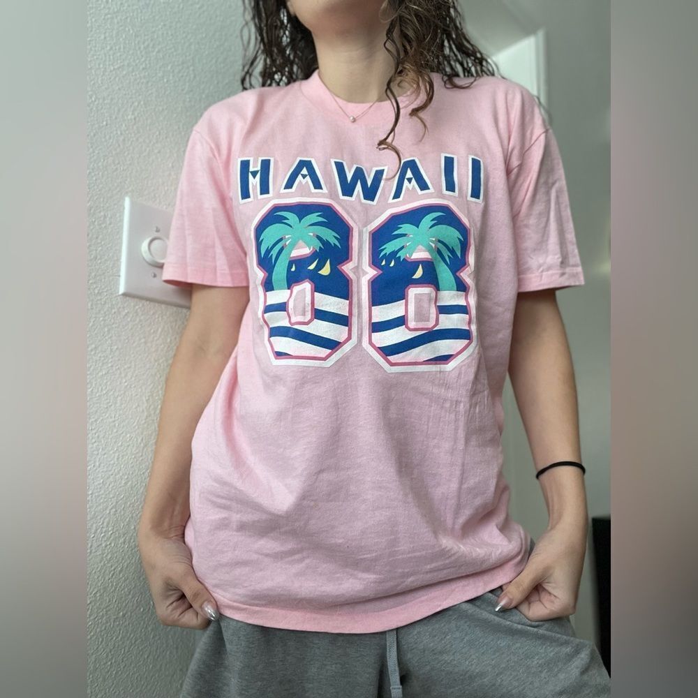 Vintage Hawaii 88 Single Stitch Graphic Tee Size Large Unisex Pink Blue